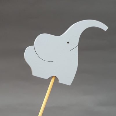 Szary słoń na piku