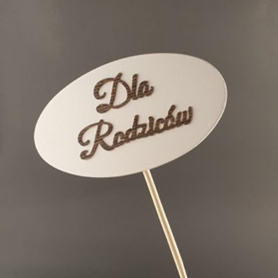 Tabliczka na piku z napisem: Dla Rodziców