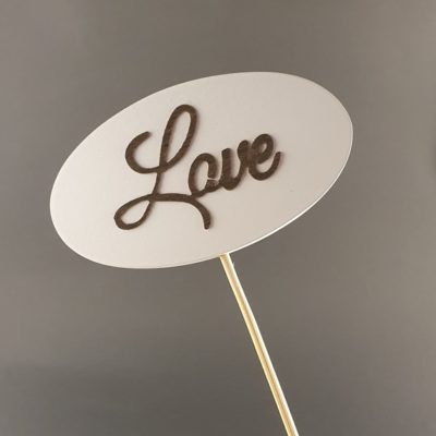 Tabliczka na piku z napisem: Love