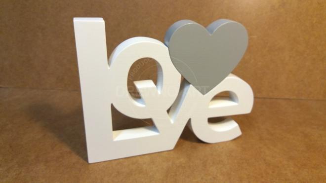 Napis LOVE z drewna biało-szary