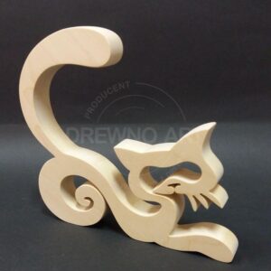 Kot z surowego drewna