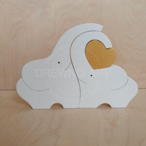 Białe słonie ze złotym sercem